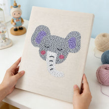Charger l'image dans la galerie, Punch Needle Kit avec cadre - Petit Éléphant