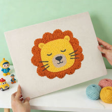 Charger l'image dans la galerie, Punch Needle Kit avec cadre - Lion Endormi