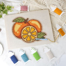 Charger l'image dans la galerie, Punch Needle Kit avec cadre - Oranges Fraîches