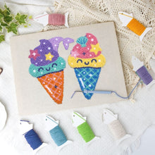 Charger l'image dans la galerie, Punch Needle Kit avec cadre - Rêves de Glace