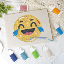 Charger l'image dans la galerie, Punch Needle Kit avec cadre - Emoji Fun