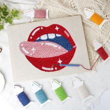 Charger l'image dans la galerie, Punch Needle Kit avec cadre - Lèvres Pop Art