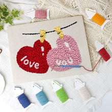 Charger l'image dans la galerie, Punch Needle Kit avec cadre - Amour dans l’Air