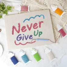 Charger l'image dans la galerie, Punch Needle Kit avec cadre - Never Give Up