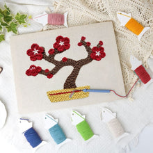Charger l'image dans la galerie, Punch Needle Kit avec cadre - Bonsaï Fleur de Cerisier