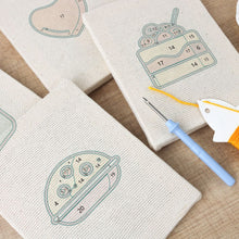 Charger l'image dans la galerie, Punch Needle Kit (4 pièces) avec cadres - Favoris Gourmands 1