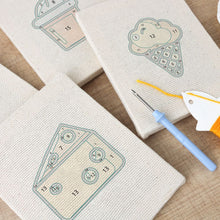 Charger l'image dans la galerie, Punch Needle Kit (4 pièces) avec cadres - Collection Bouchées Savoureuses 1