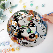 Charger l&#39;image dans la galerie, Horloge Peinture par Numéros - Portrait de Marilyn