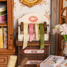 Charger l'image dans la galerie, Maison Miniature - Atelier de couture d'Elsa