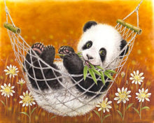 Charger l'image dans la galerie, Broderie Diamant - Panda dans son hamac