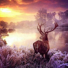 Charger l'image dans la galerie, Broderie Diamant | Broderie Diamant - Cerf au bord de lEau | animaux Broderie Animaux Broderie Paysages paysages | FiguredArt