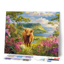 Charger l'image dans la galerie, Broderie Diamant - Vache Highland et vallée printanière
