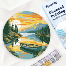 Charger l'image dans la galerie, Broderie Diamant sur Disque en Bois - Lac de montagne et canoë
