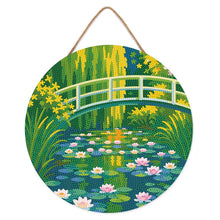 Charger l'image dans la galerie, Broderie Diamant sur Disque en Bois - Nymphéas et le pont japonais - Monet