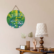 Charger l'image dans la galerie, Broderie Diamant sur Disque en Bois - Nymphéas et le pont japonais - Monet