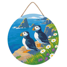 Charger l'image dans la galerie, Broderie Diamant sur Disque en Bois - Macareux sur les falaises océaniques
