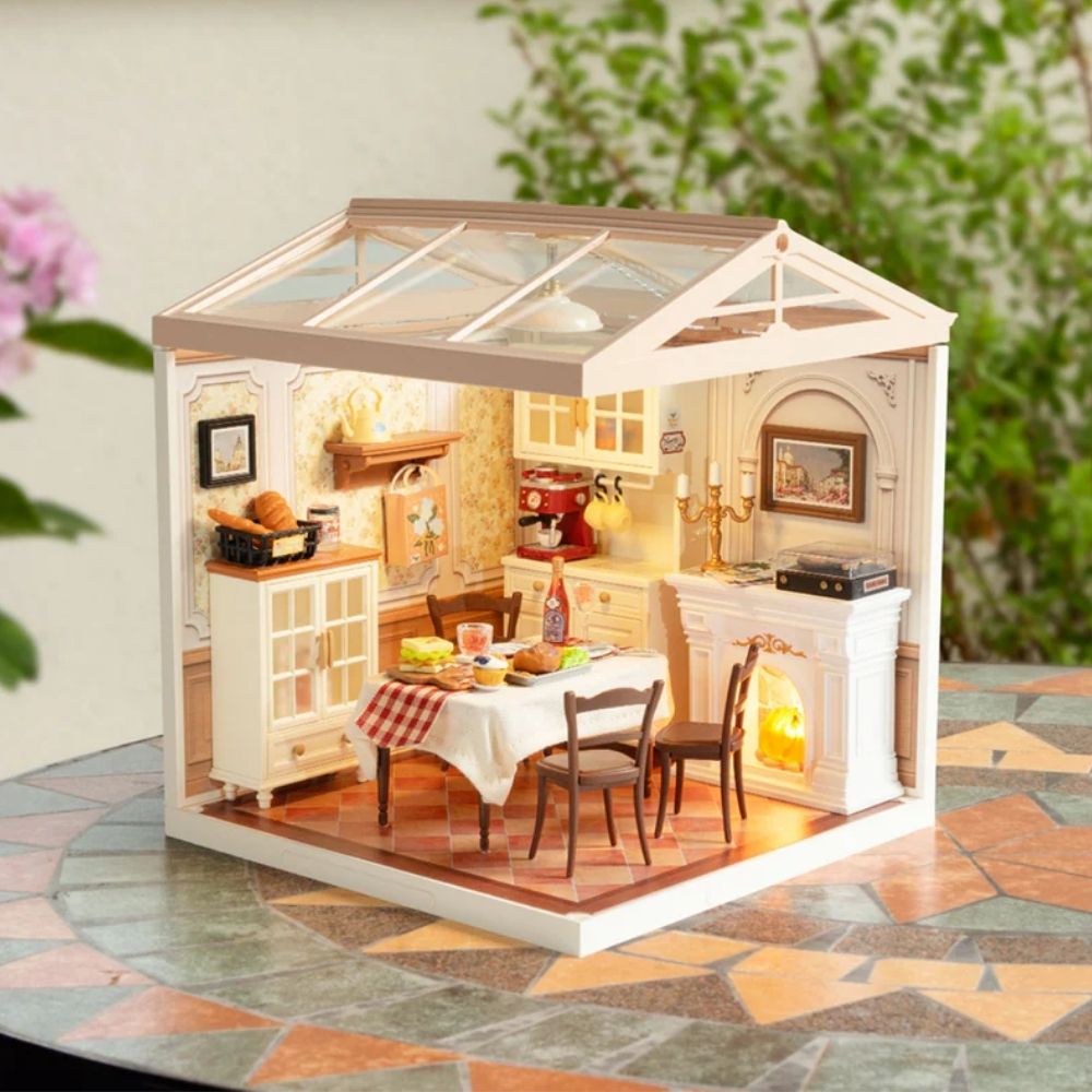 Maison Miniature Salle à Manger Chaleureuse