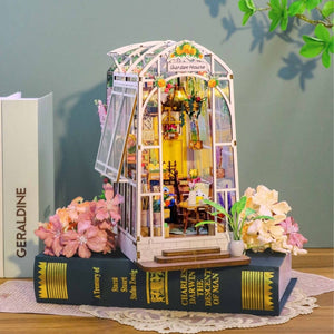 Book Nook - Serre et Fleurs
