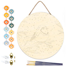 Charger l&#39;image dans la galerie, Peinture par Numéro sur Disque en Bois - Oiseau Rouge d&#39;Hiver