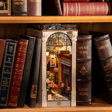 Charger l&#39;image dans la galerie, Book Nook - Rencontre à l’Arcade