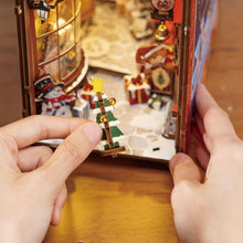 Charger l&#39;image dans la galerie, Book Nook - Rue de Noël