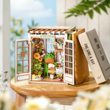 Charger l'image dans la galerie, Book Nook - Petit coin fleuri secret Figured'Art