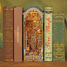 Charger l'image dans la galerie, Book Nook - Tour de l'Horloge