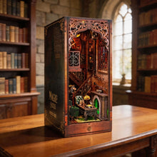 Charger l'image dans la galerie, Book Nook - La Bibliothèque Magique de Hogg Figured'Art