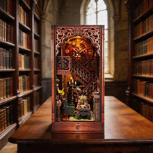 Charger l'image dans la galerie, Book Nook - La Bibliothèque Magique de Hogg