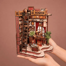 Charger l'image dans la galerie, Maison miniature - La Bibliothèque de la Ruelle Sinueuse