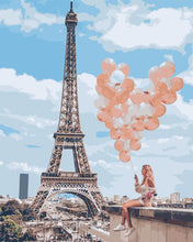 Charger l&#39;image dans la galerie, Femme et ballons au bord de la Tour Eiffel
