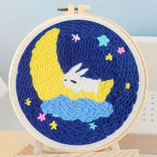 Charger l&#39;image dans la galerie, Punch Needle Lapin et Croissant de Lune