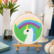 Charger l&#39;image dans la galerie, Punch Needle Licorne et Arc en Ciel