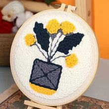 Charger l&#39;image dans la galerie, Punch Needle Bouquet de Fleurs jaunes