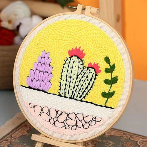 Punch Needle Cactus sur fond jaune